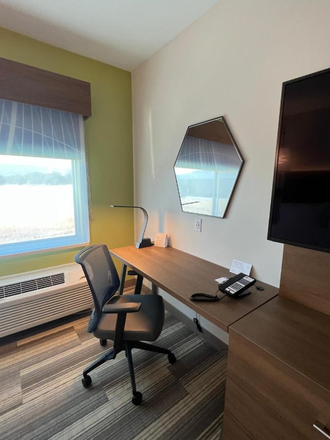 Holiday Inn Express & Suites - Ukiah By Ihg Εξωτερικό φωτογραφία