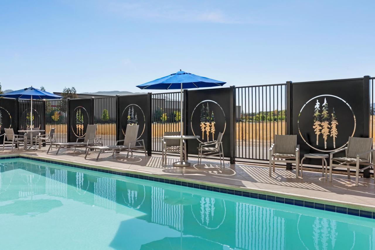 Holiday Inn Express & Suites - Ukiah By Ihg Εξωτερικό φωτογραφία
